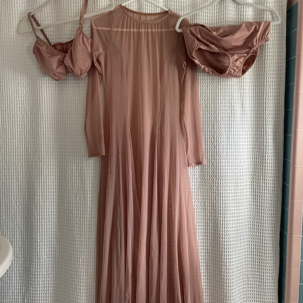 Dance coustume